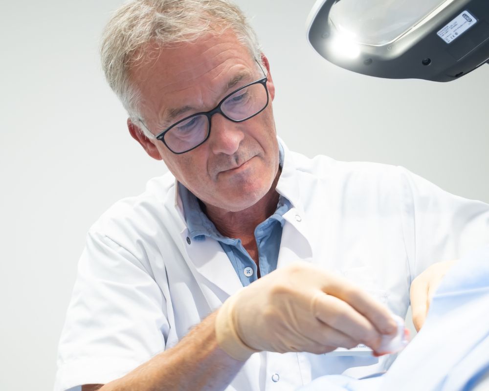 Cosmetic doctor mole removal