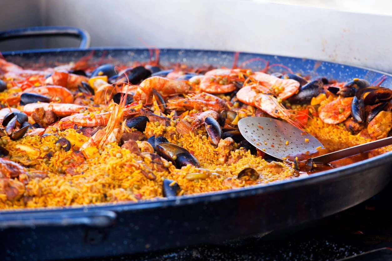 Paella live pour mariage a barcelone 