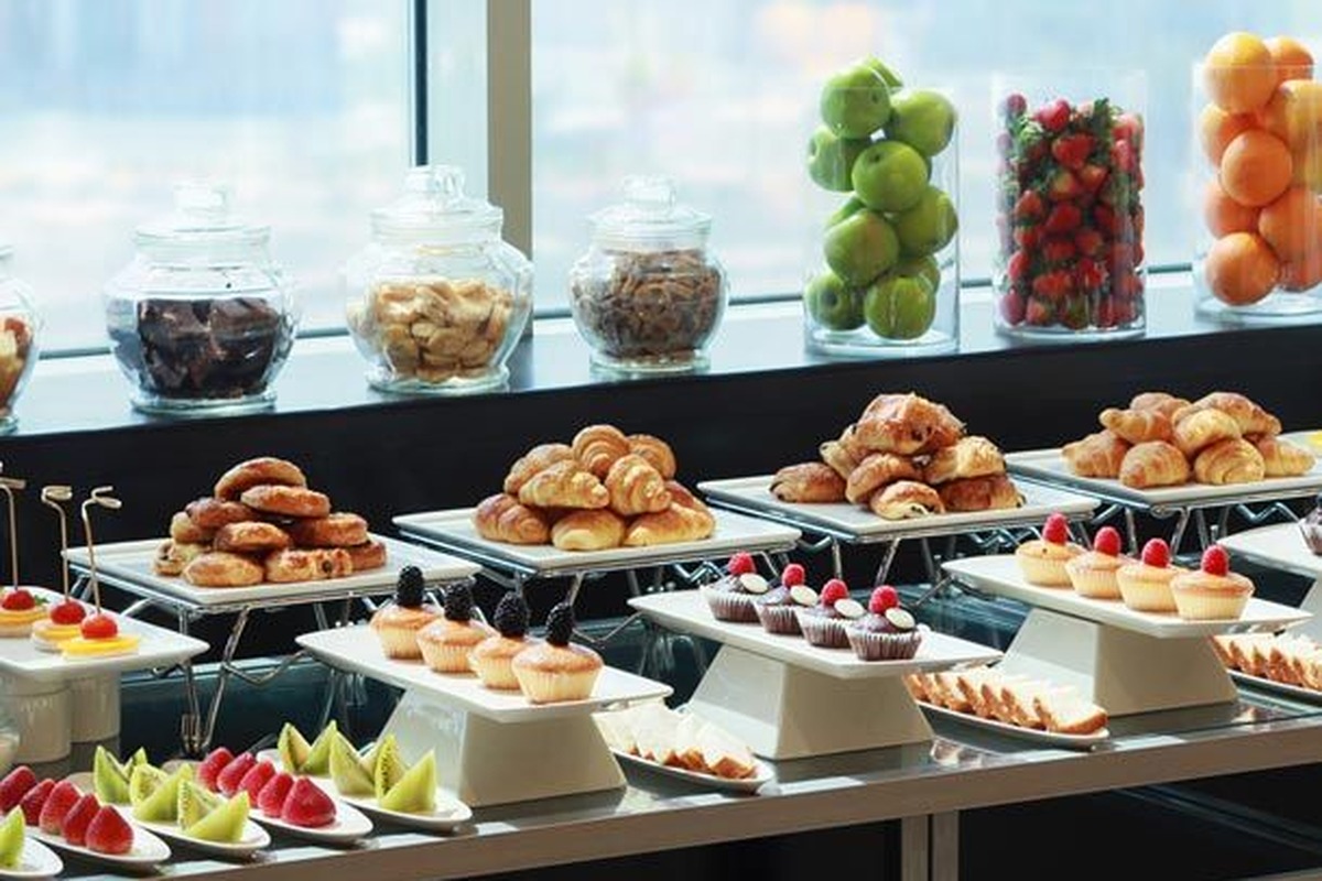 Coffee break Barcelona pour événements corporatifs. Découvre nos options de catering professionnel: jus naturels pressés, fruits frais, pâtisseries artisanales. Solutions pour 50+ personnes. Contacte Merci Chefs pour ta prochaine réunion.