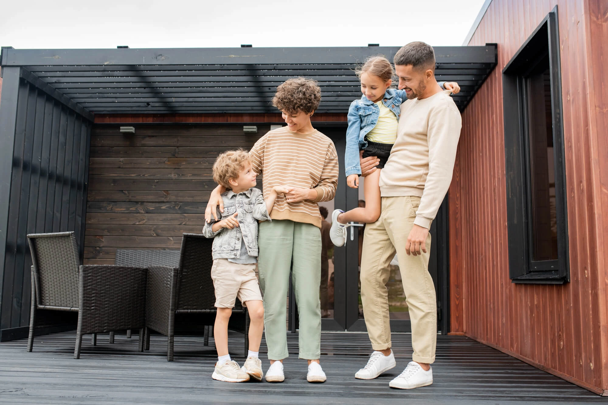 family in patio with furniture fromoutdoor furniture showroom palm beach