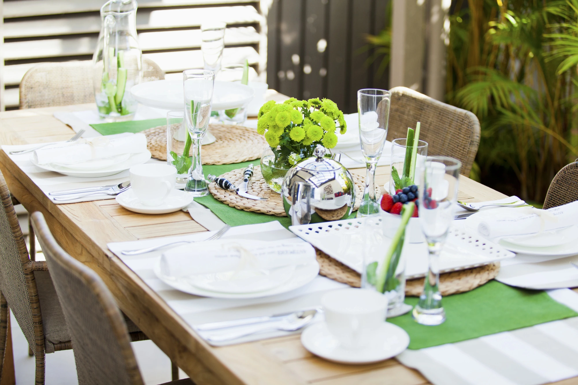 outdoor dining furniture in Palm Beach Gardens