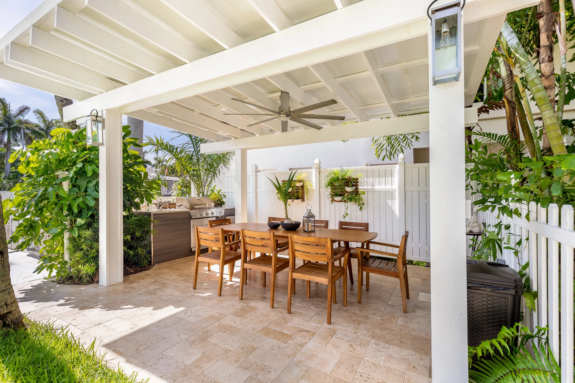 patio with outdoor dining furniture set in Fort Lauderdale