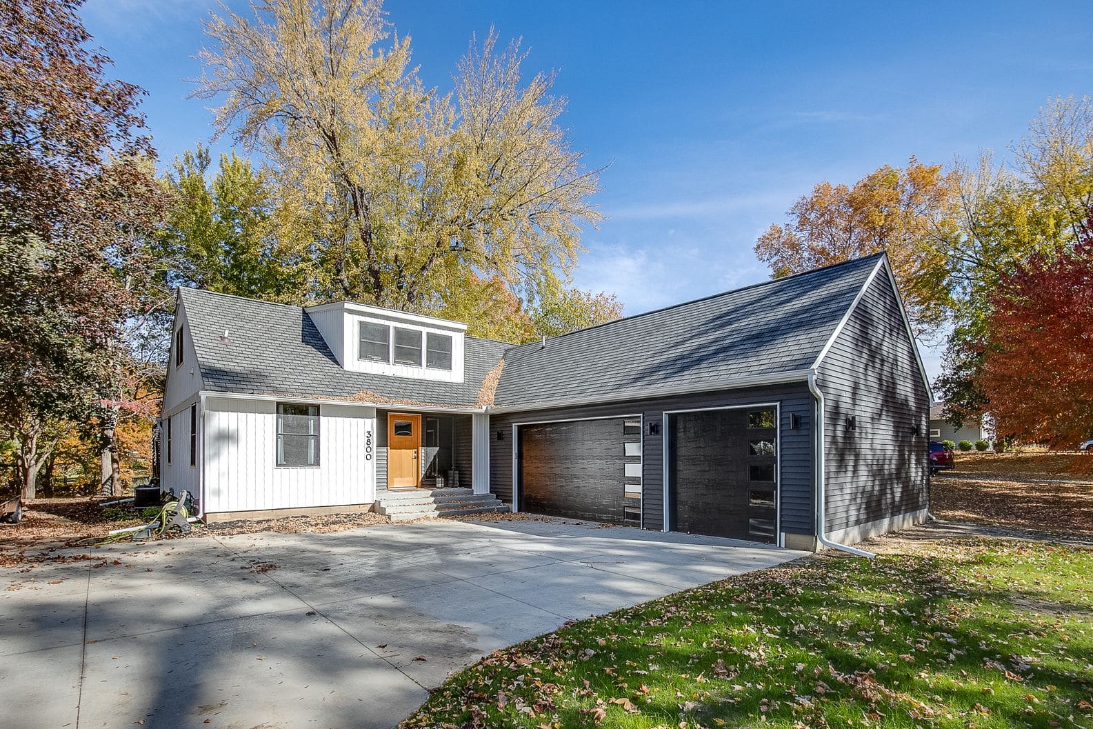 Garage addition Ottawa setbacks permits property lines