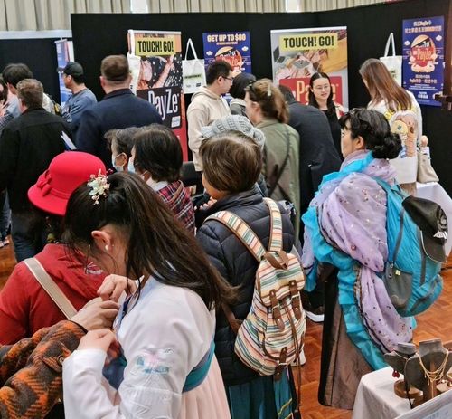 Tranxactor's PayZe Prepaid Card a big hit at the Auckland Moon Festival