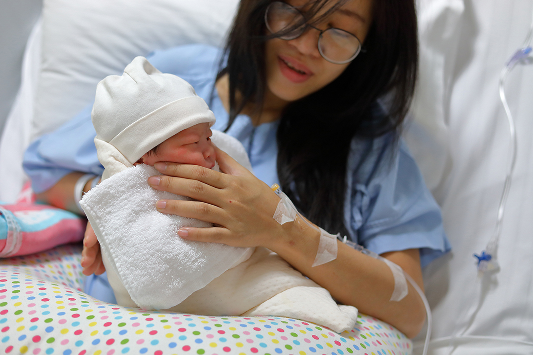 Best Burping Techniques for Babies To Prevent Gas And Discomfort