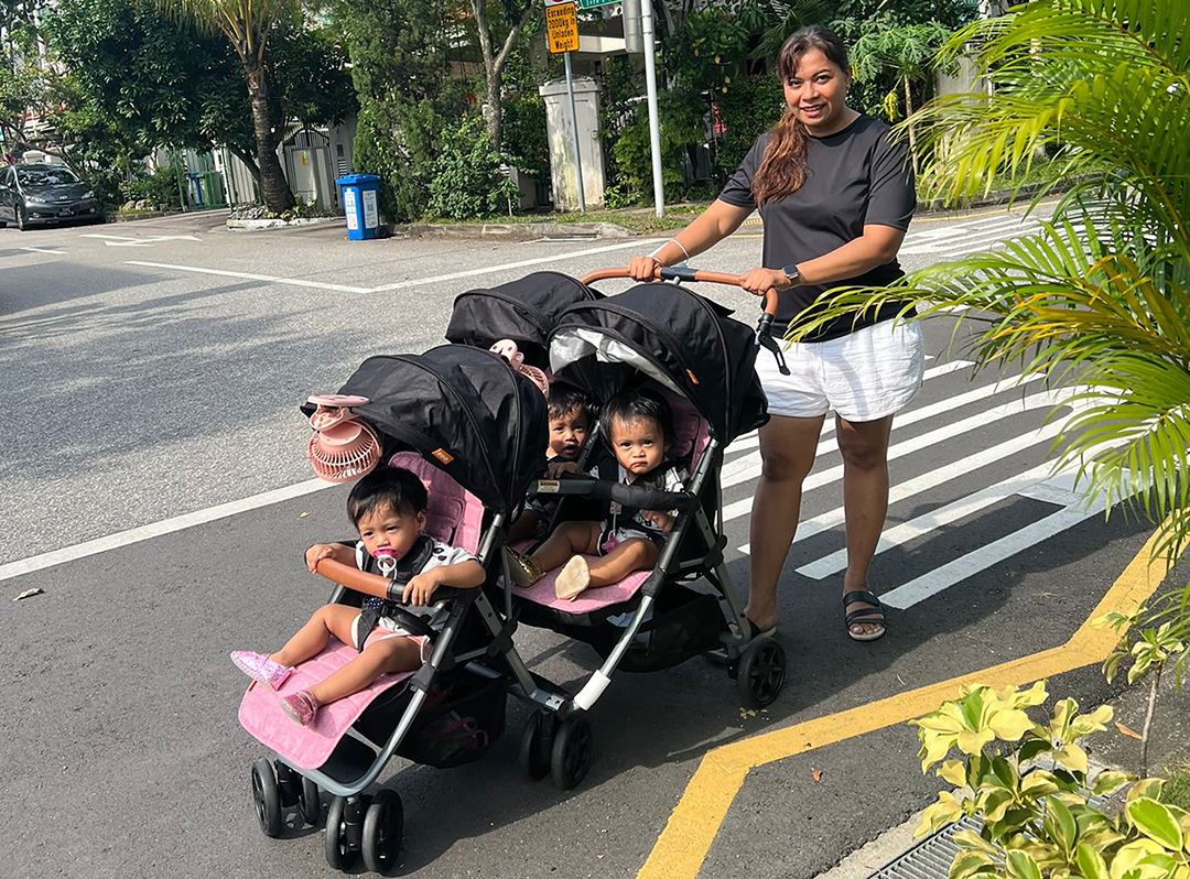 "What’s the Best Triple Stroller in Singapore?" This Mum of Triplets Swears By the Zoe Trio!