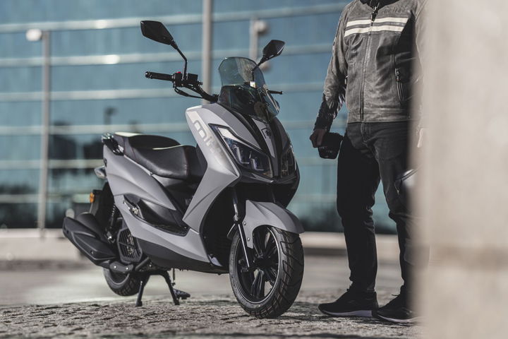 DIARIO MOTOR: A precio de scooter básica, esta 125 de marca española estrena ofertón por tiempo limitado