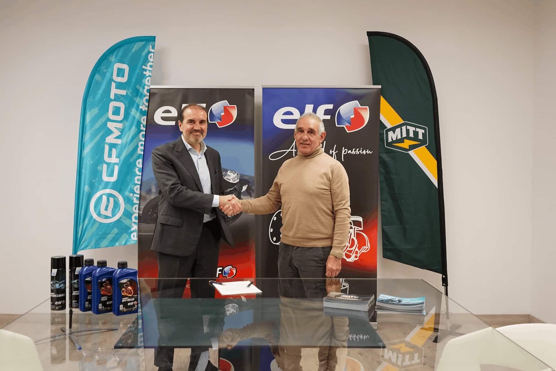 MOTOCICLISMO & ROCK N ROLL: MITT apuesta por ELF Moto y su gama de lubricantes