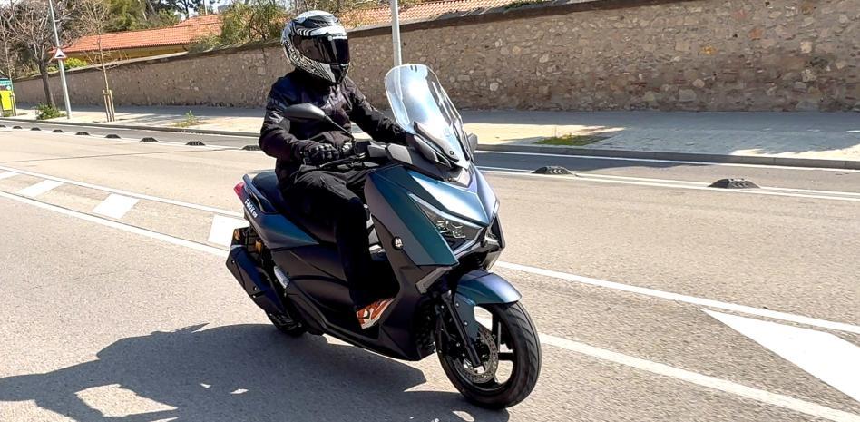 SOLO MOTO: Prueba del MITT T-ROX 125 Mucho más que un scooter urbano bien equipado