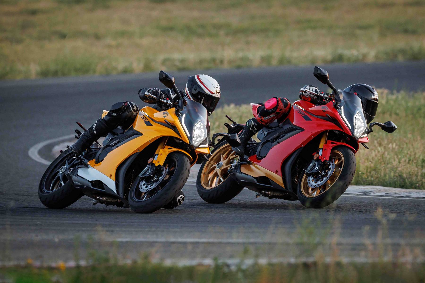 MUNDO MOTERO: MITT 775R