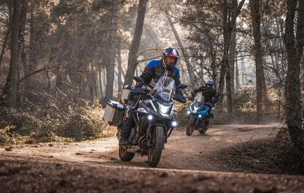 MOTOSAN: Por qué la MITT TT 555 es la trail que deberías mirar si buscas una aventura real