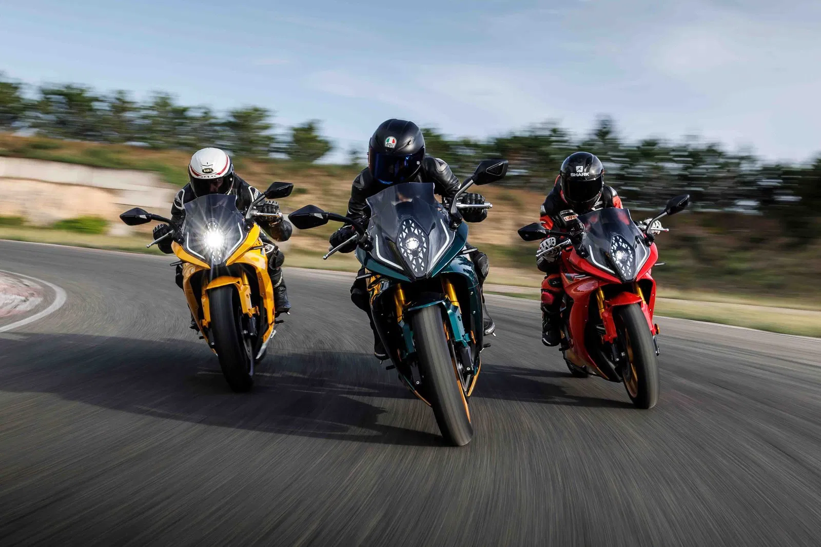DIARIO MOTOR: Parece una superbike de muchos miles de euros, pero esta moto española tiene 82 CV y un precio difícil de creer