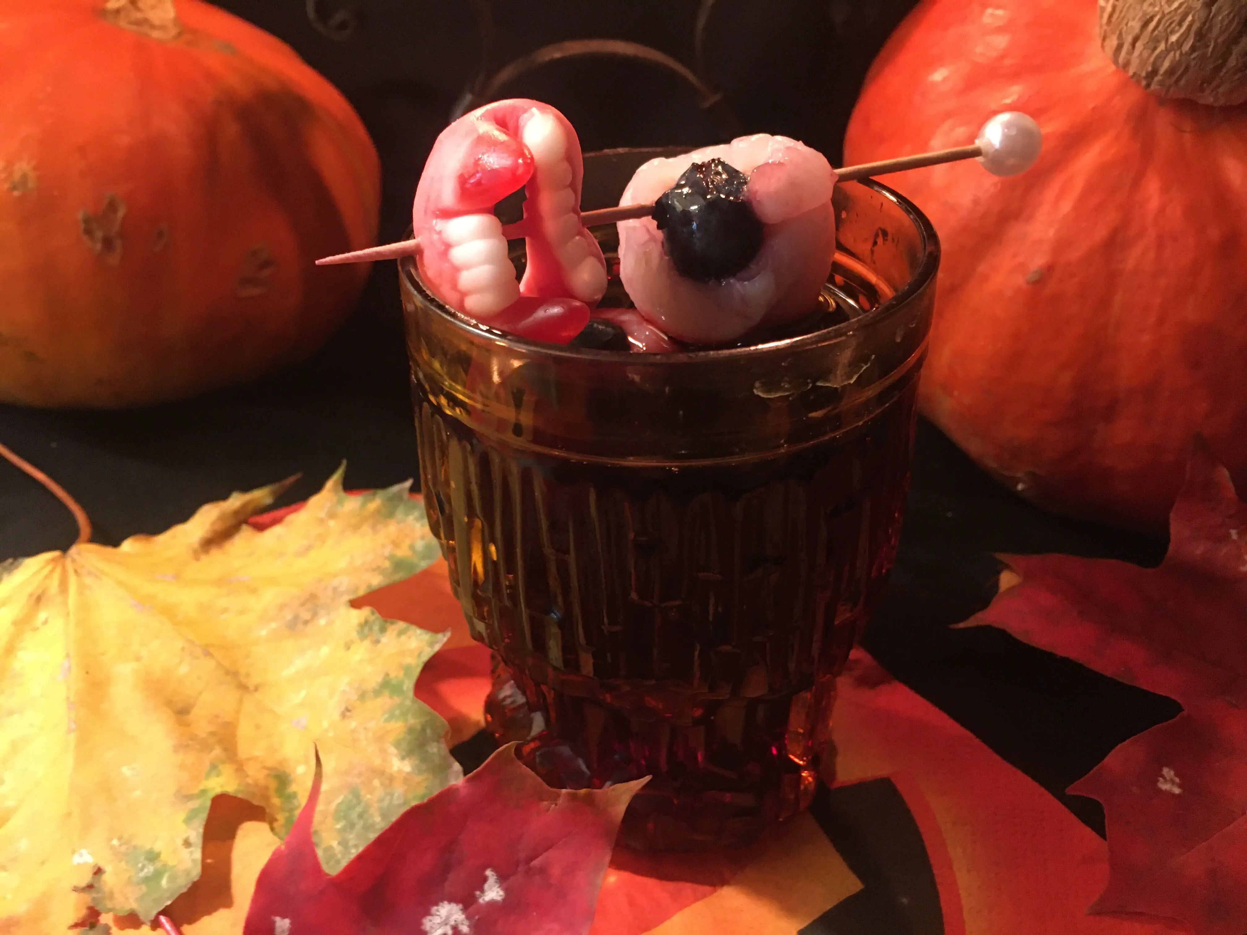 Alkoholfreies Halloween-Getränk 3: Blutiges Augapfel-Elixier