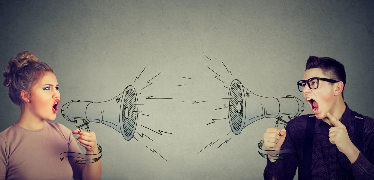 zwei Personen schreien sich mit gezeichneten Megafonen in Diskussion an, anstatt ruhig und respektvoll zu debattieren.
