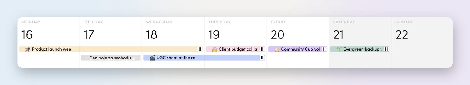 Calendar week with five color coded quick notes with emojis and an automatic Czech public holiday banner
