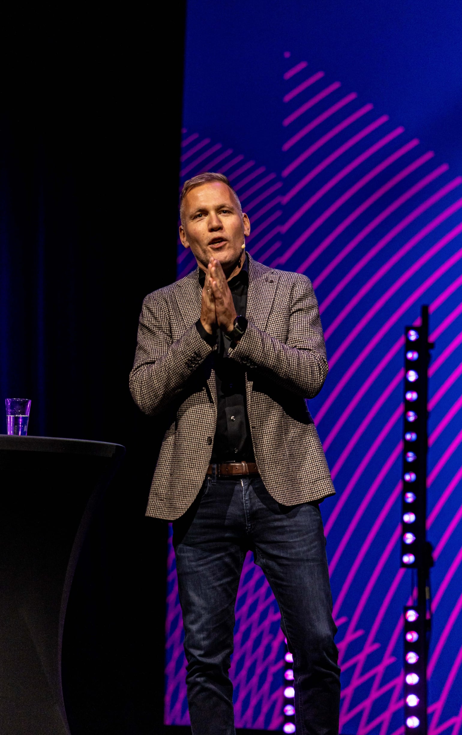 Foredrag med Tor Åge Eikerapen