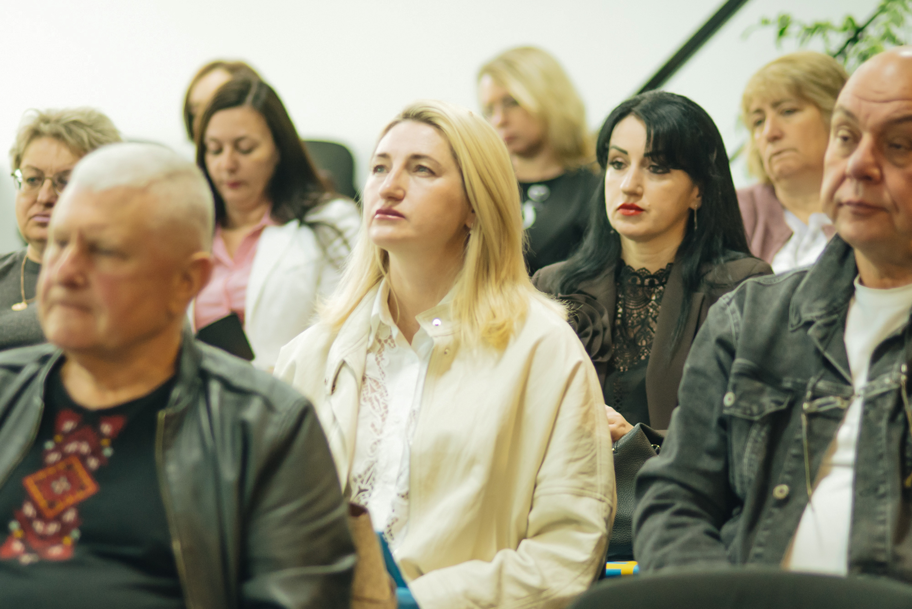 Навчально-практичний цикл поєднав два взаємопов’язані рівні розвитку місцевої економіки: спроможність громад формувати дієві політики підтримки бізнесу та спроможність виробників об’єднувати ресурси, розвивати переробку і створювати продукти з доданою вартістю. Представники громад, підприємці та інституції підтримки працювали з місцевими програмами, економічними даними, виробничими ресурсами й запитами бізнесу, переводячи загальні пріоритети розвитку у конкретні інструменти, партнерства та виробничі ініціативи.