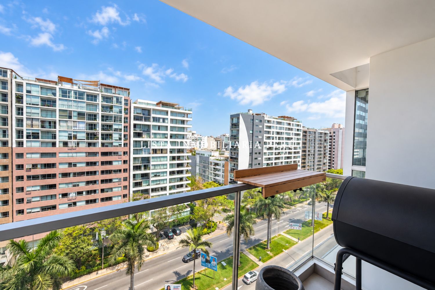 Departamento de AO. 136m2 con vista externa en Piso 11 en Venta, 3 Dormitorios, 2 Estacionamientos, San Isidro