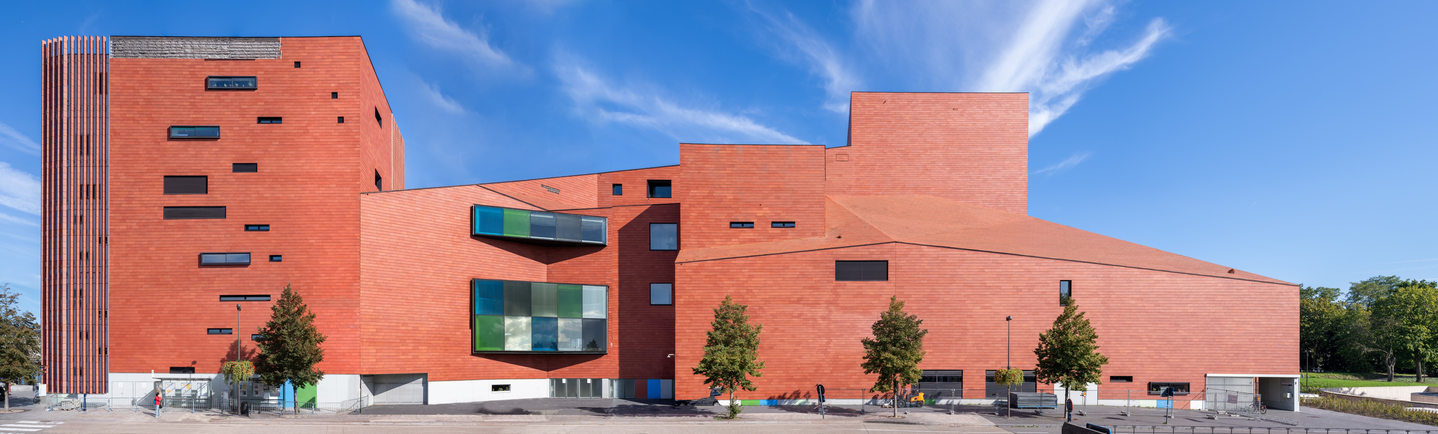 Concertgebouw Brugge wants photovoltaic building envelope