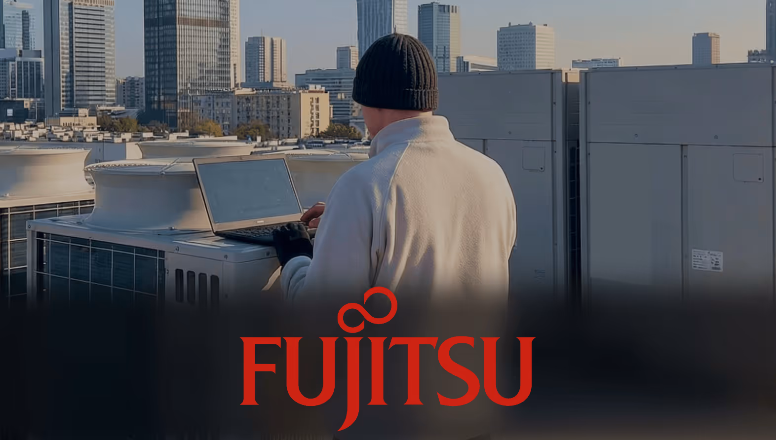 Serwisant Technowent serwisuje agregat VRF Fujitsu