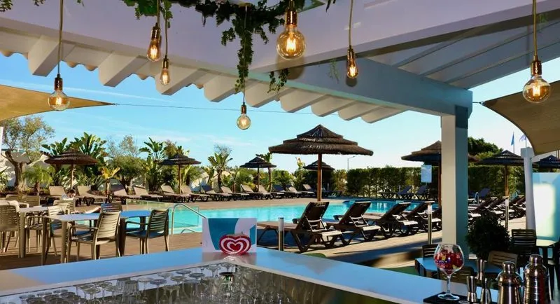 Lagos Atlantic Hotel, pool terrace