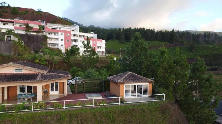 Bungalow Miwa, hillside bungalow
