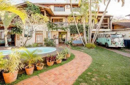 Tucano House, garden and pool