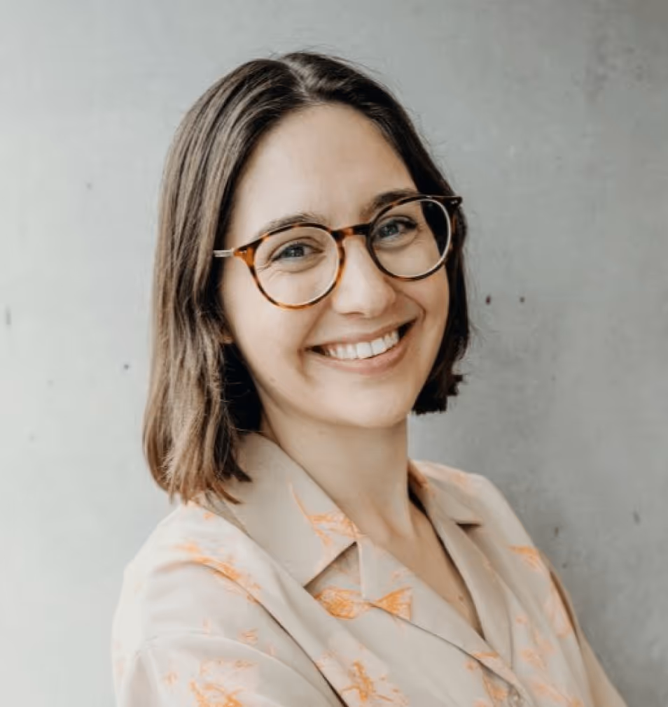 Tessa Pollard headshot