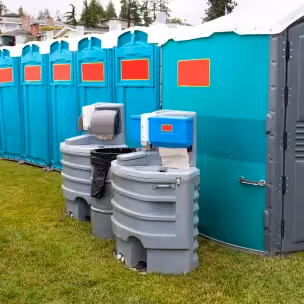 Porta potty rental with handwashing stations near me for outdoor events and festivals. Stay hygienic with portable sinks and sanitation solutions.