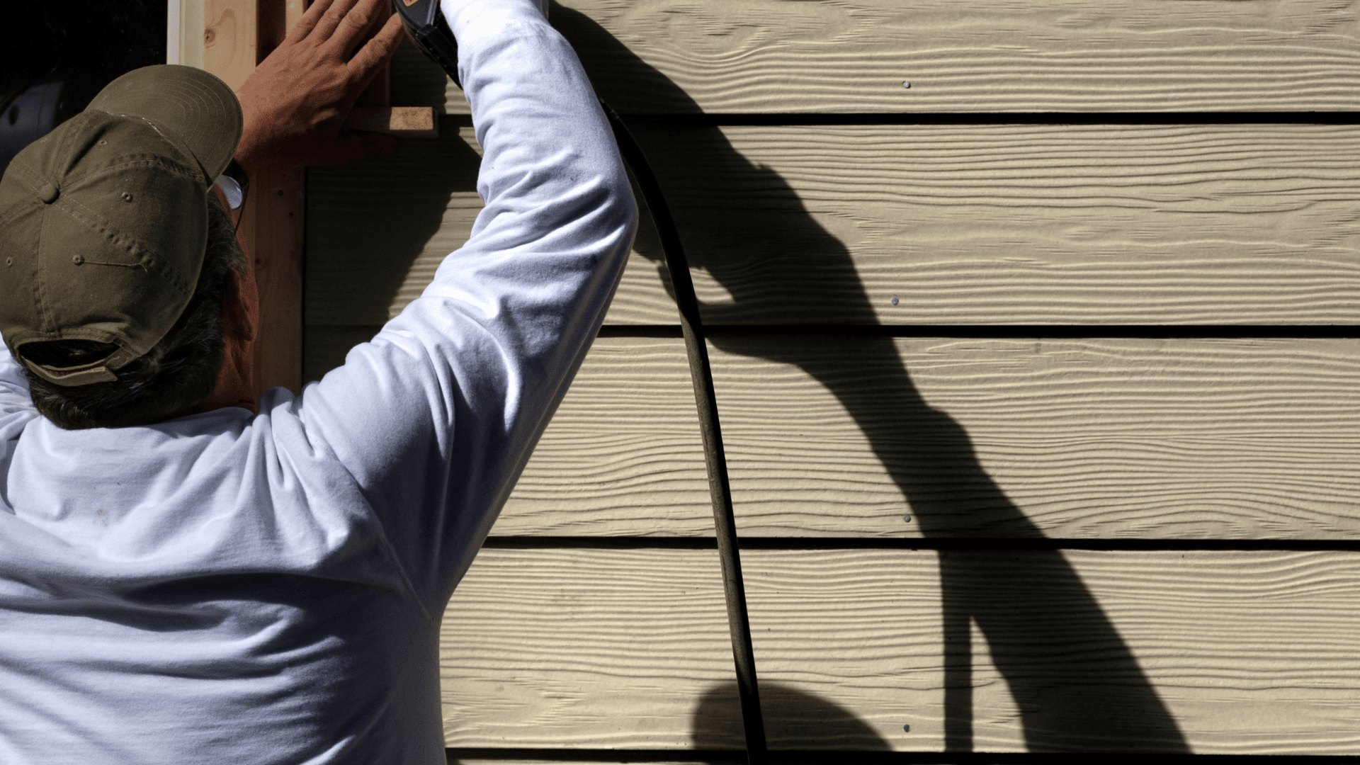 Storm-Ready Siding: Repairs to Protect Your Mobile Home from Fall Winds