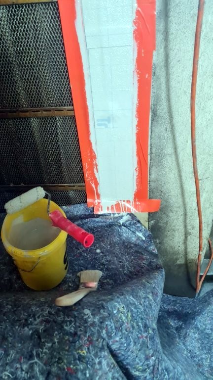 Einbau der vliesarmierten Abdichtung mit abgeklebten Rändern