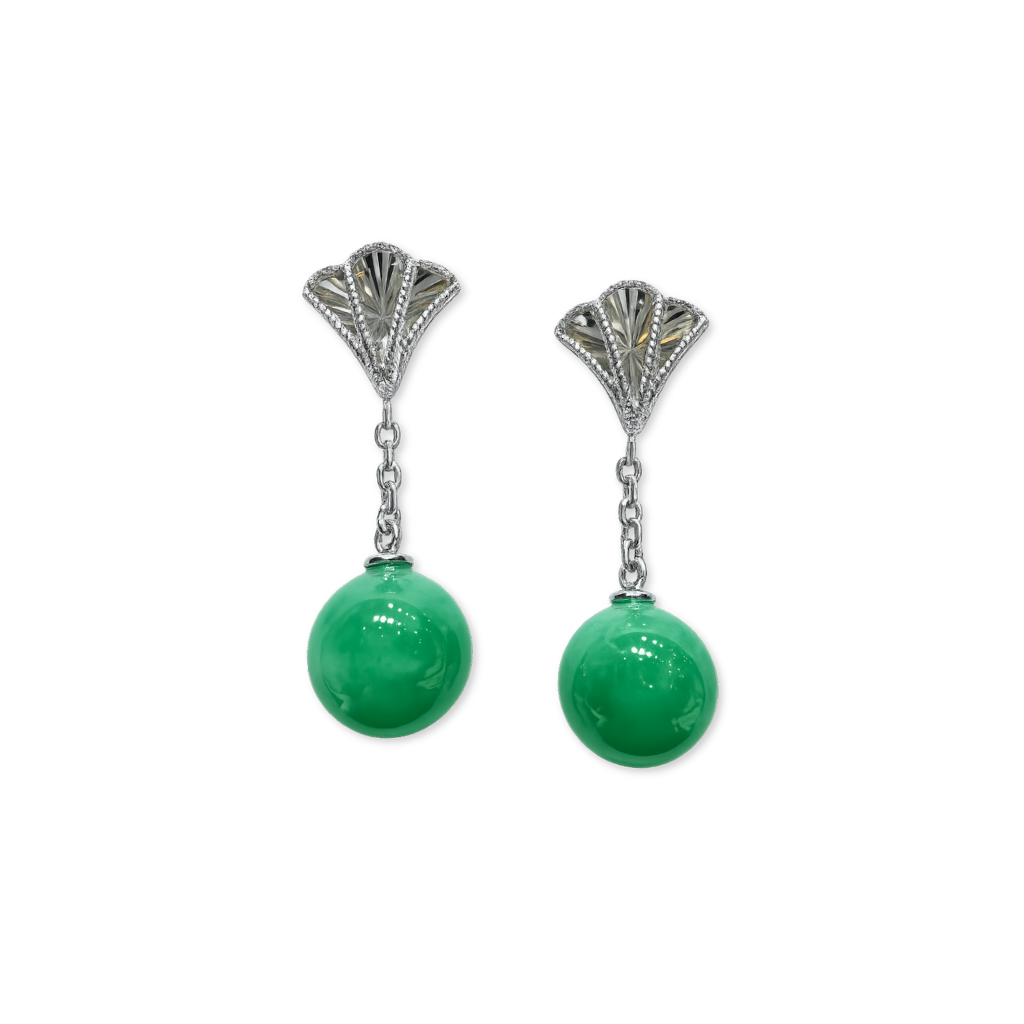 Accompanied by Hong Kong Kowloon Jade & Jewellery Laboratory LTD Certificate, stating that the jadeite is natural, known in the trade as ‘A Jade’.