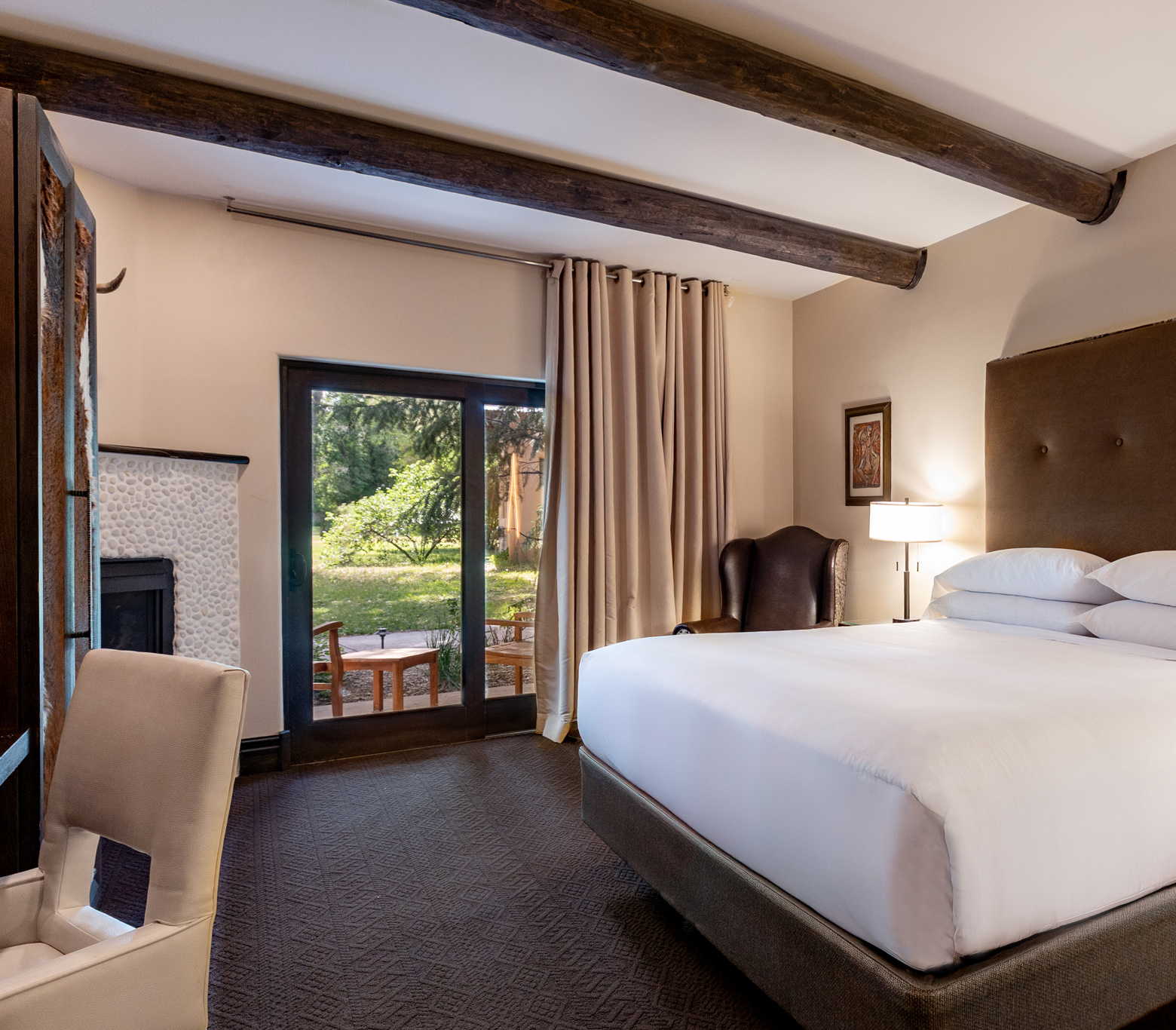 King guest room Hotel Chimayo