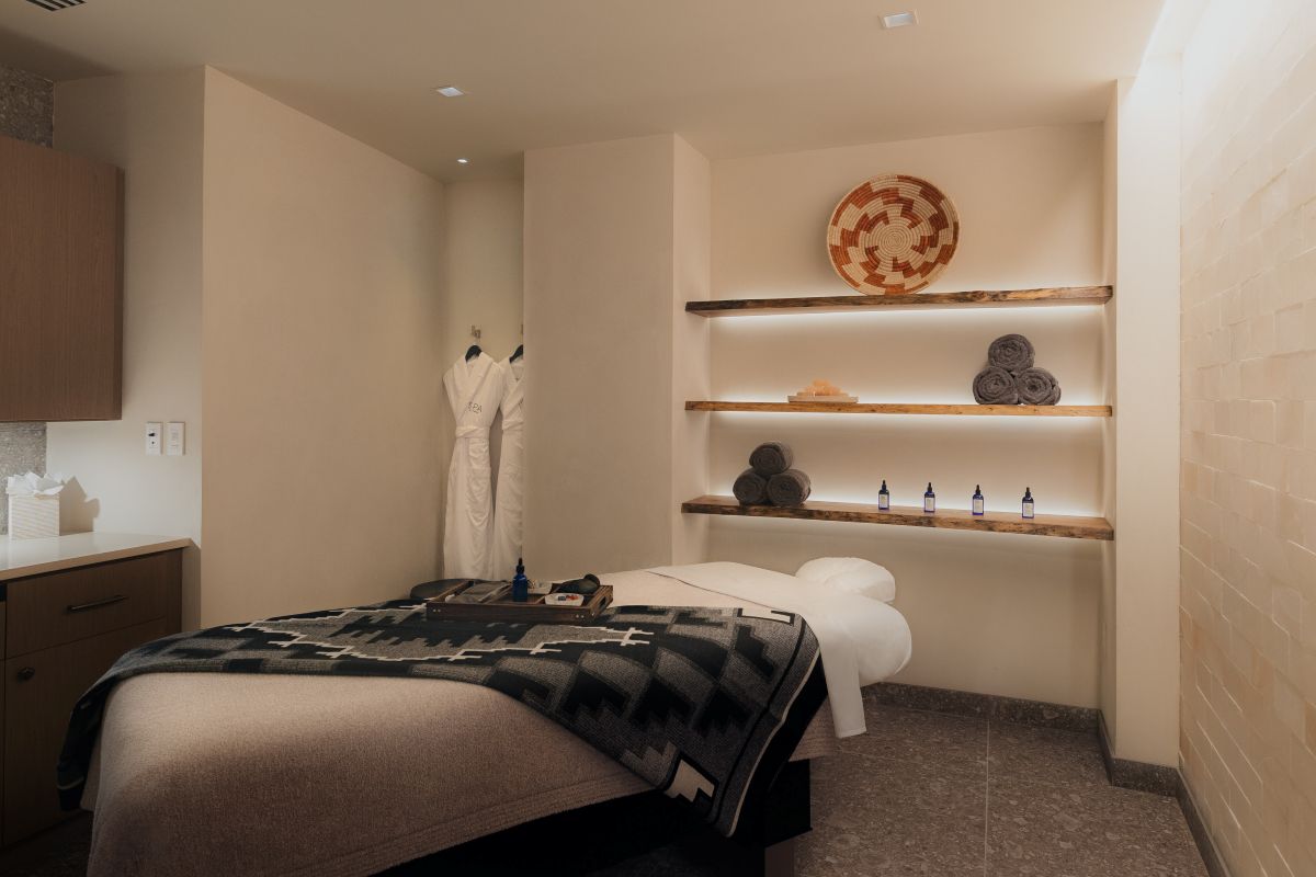 Spa at Chaco treatment room with tub