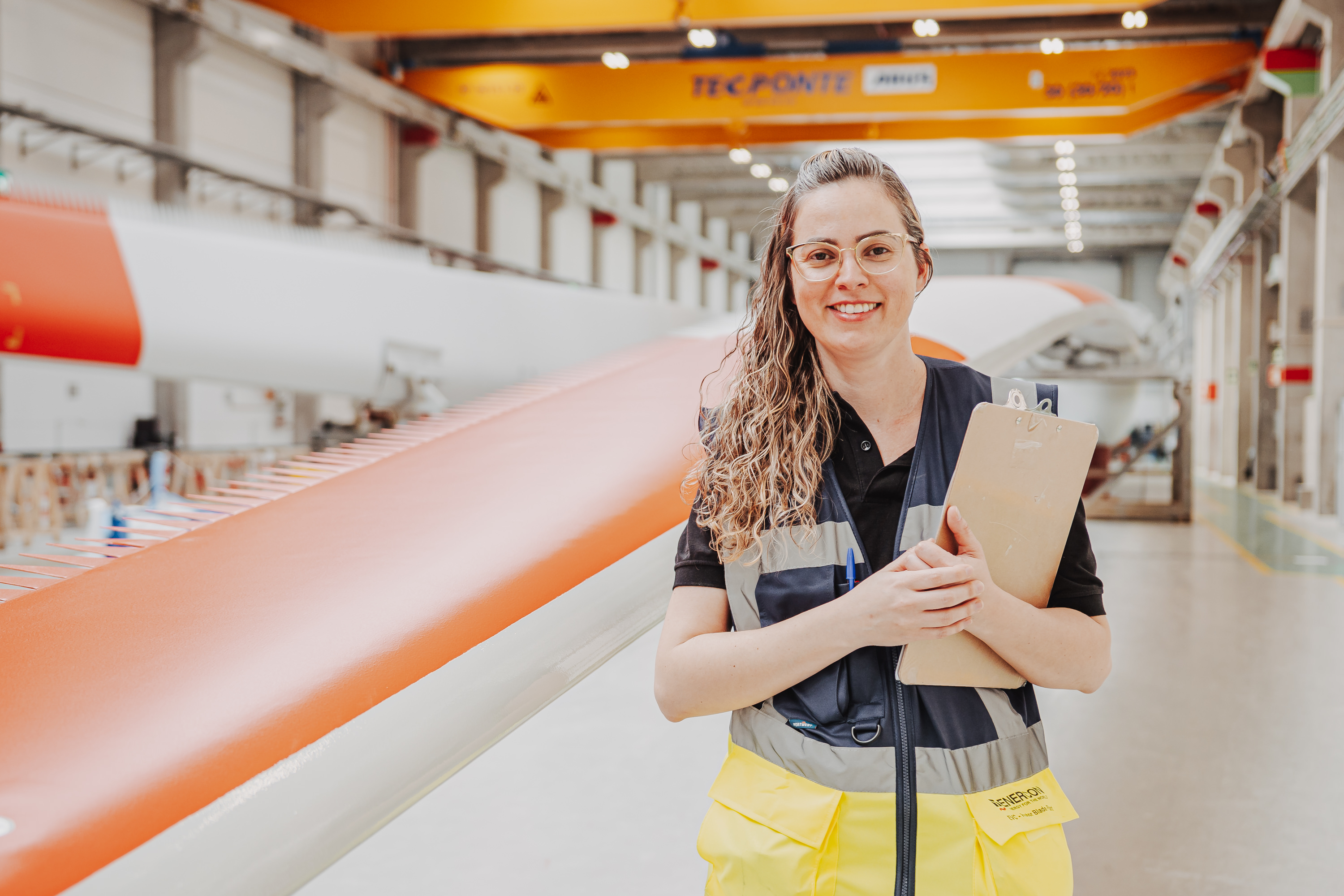 ENERCON Teststand mit großem Prüfaufbau, Maschinen und Messtechnik; zeigt Laborarbeit, Komponentenprüfung und technische Entwicklung