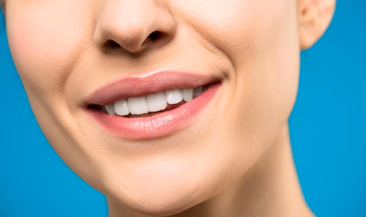 Is there a link between teeth and slurred speech?