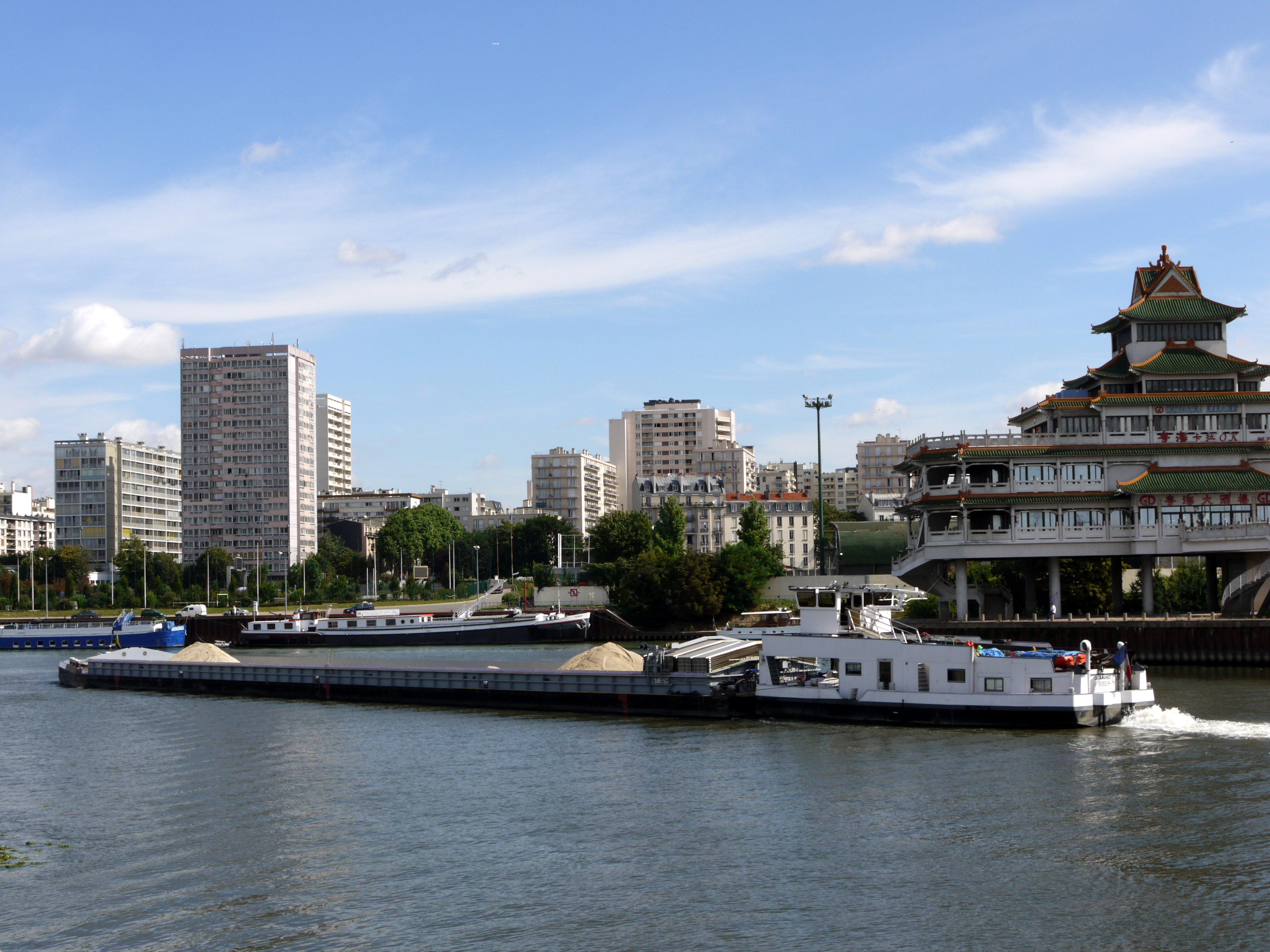 Alfortville avec l'hôtel Huatian Chinagora