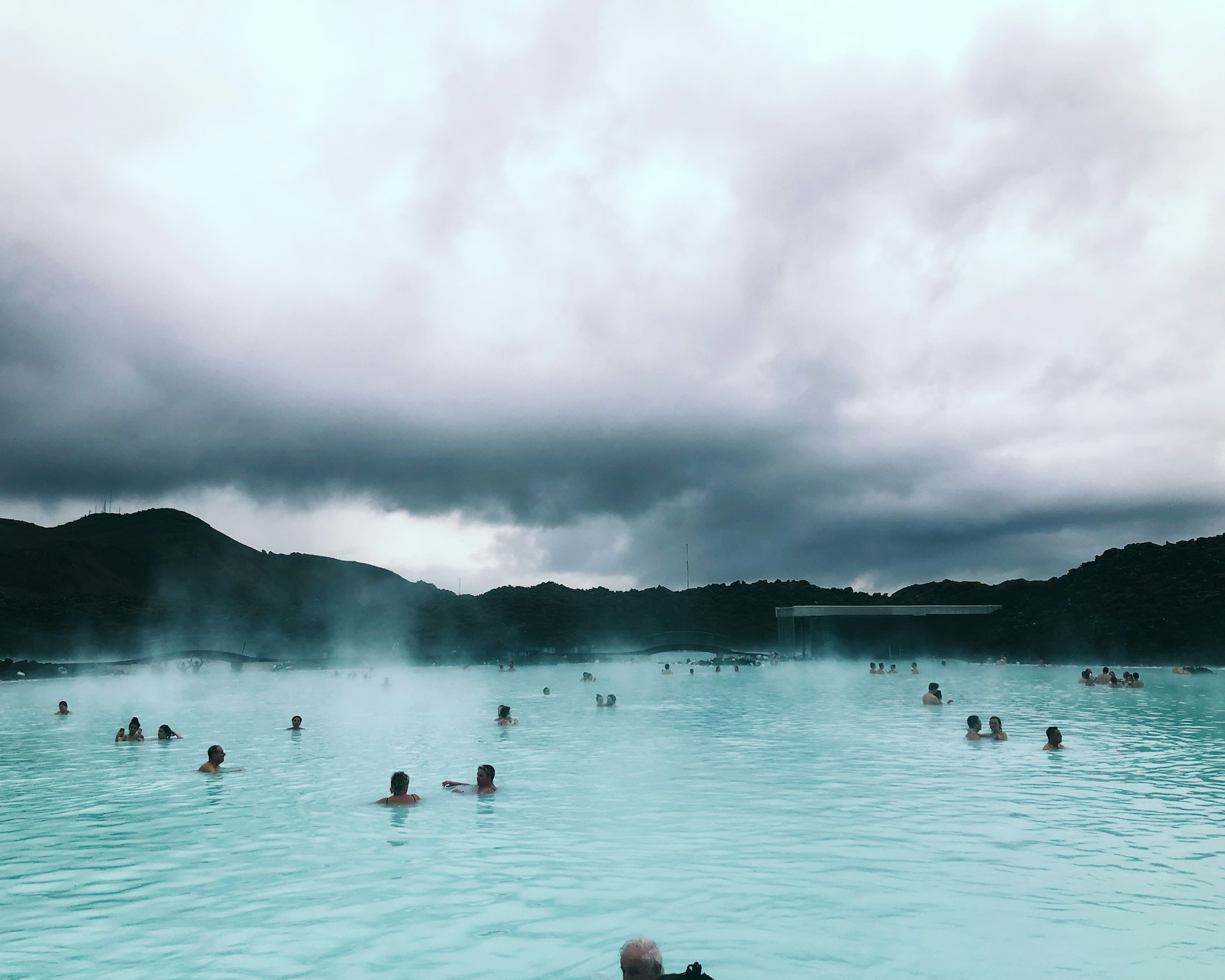 Blue Lagoon vs Sky Lagoon: Which Spa Should You Choose?