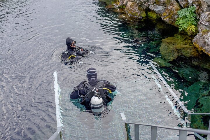 Highlights of the Silfra diving tour between tectonic plates