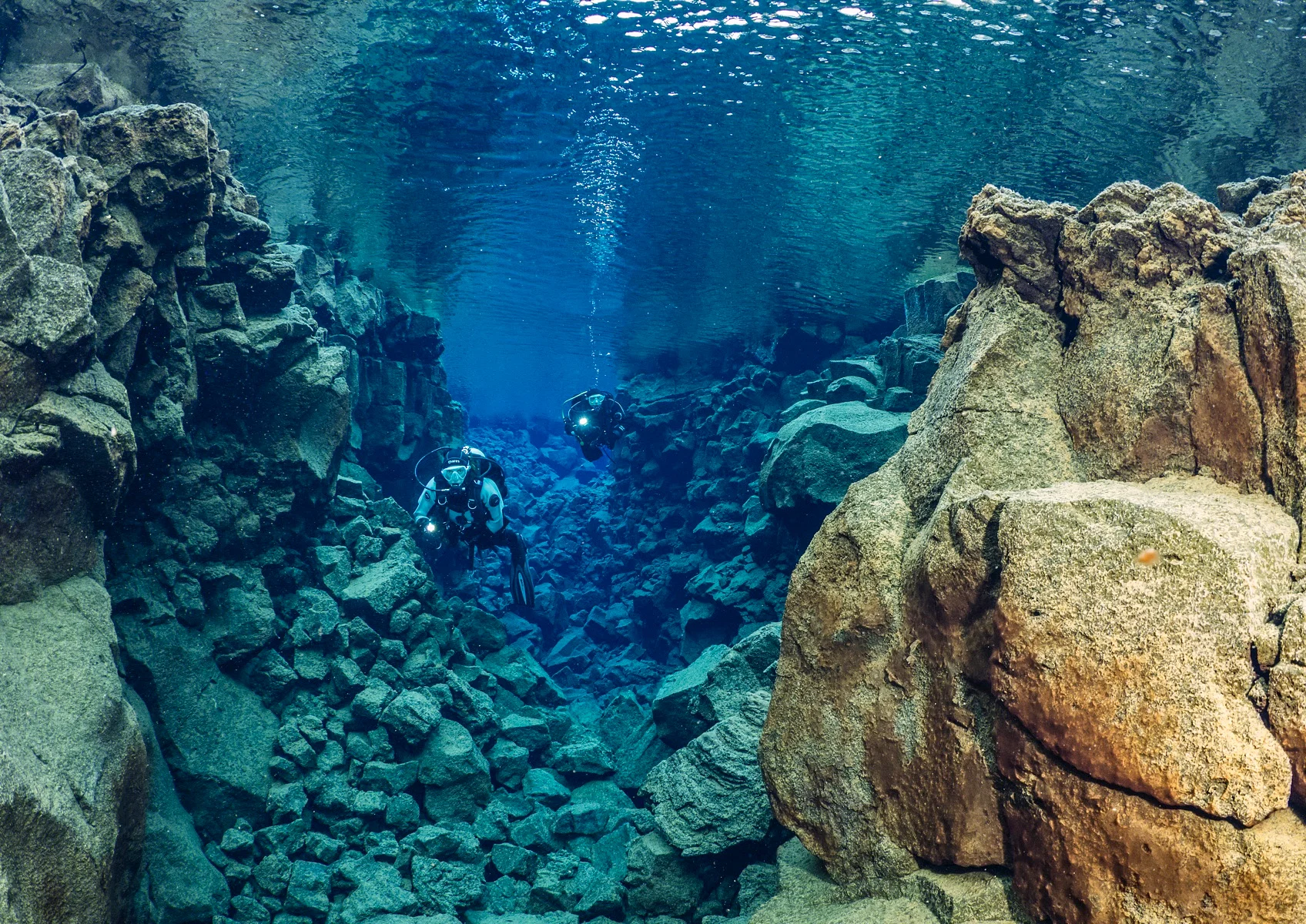 Highlights of Davíðsgjá Dive Tour