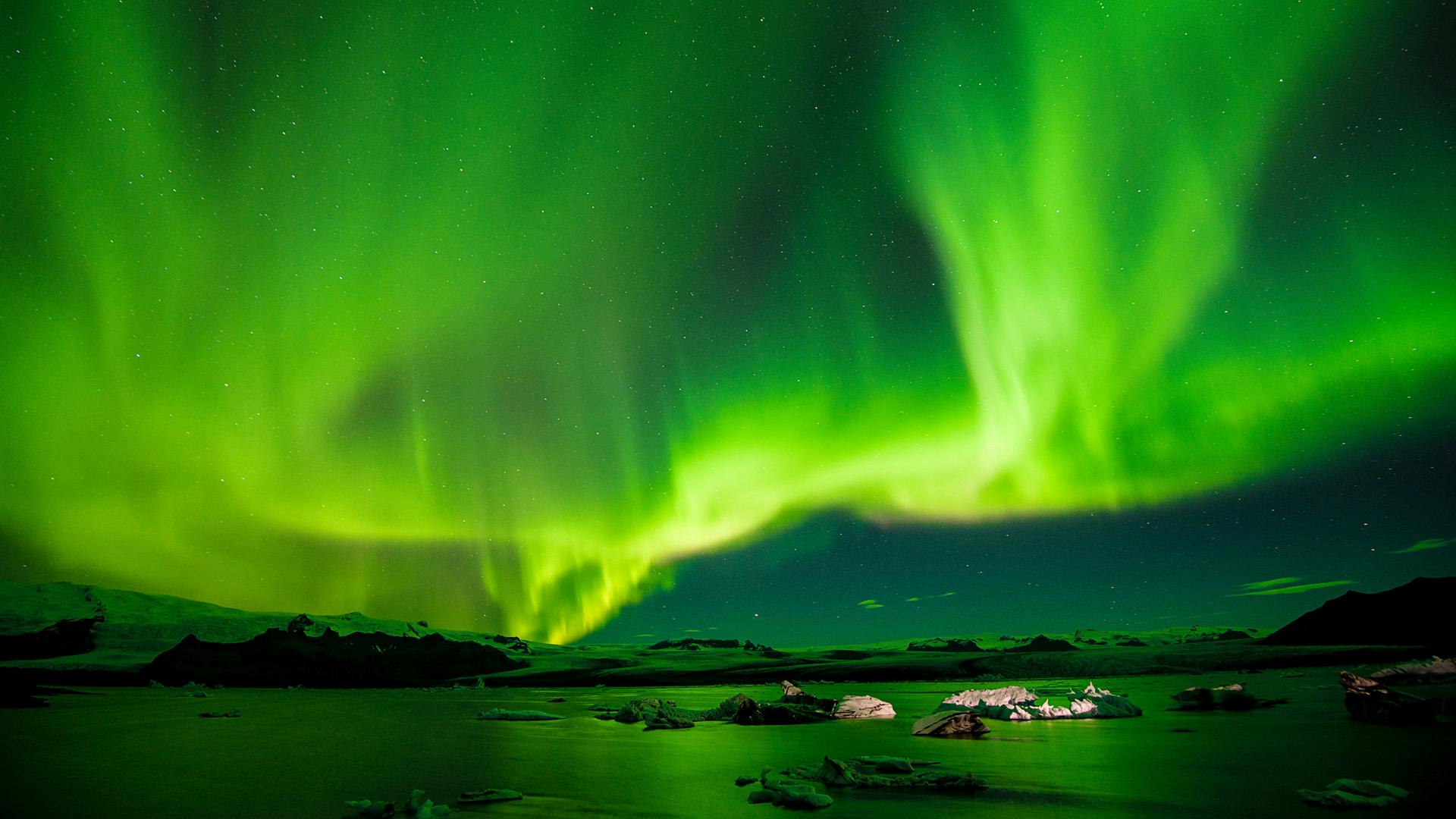 Landscape views on 3-Day South Coast, Golden Circle & Northern Lights Minibus Tour in Iceland