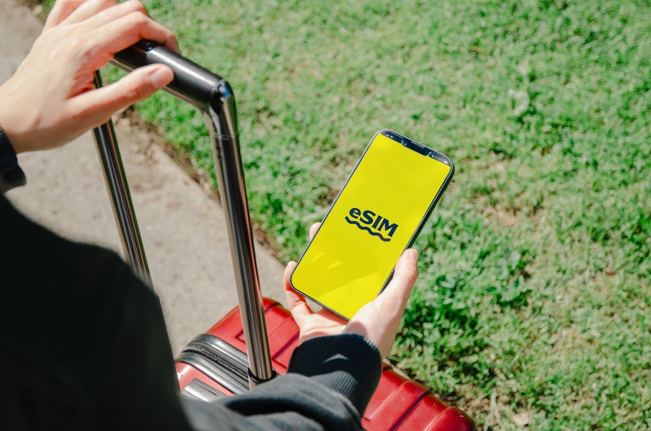 Iceland eSIM:A Guide to Choosing the Best eSIM for Iceland Travel
