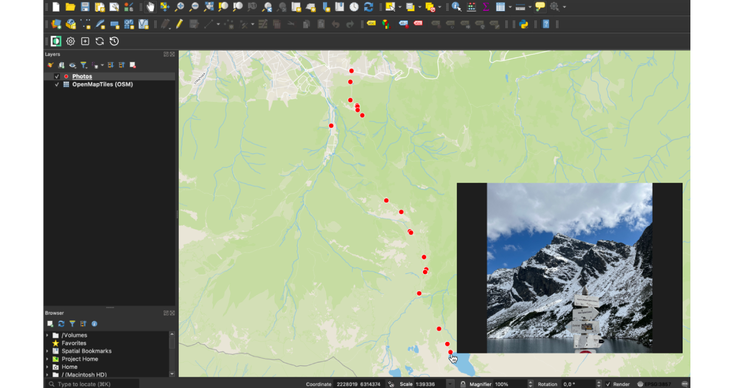 Mergin Maps blog - [QGIS] How to Import Geotagged Photos into QGIS for Fieldwork Mapping