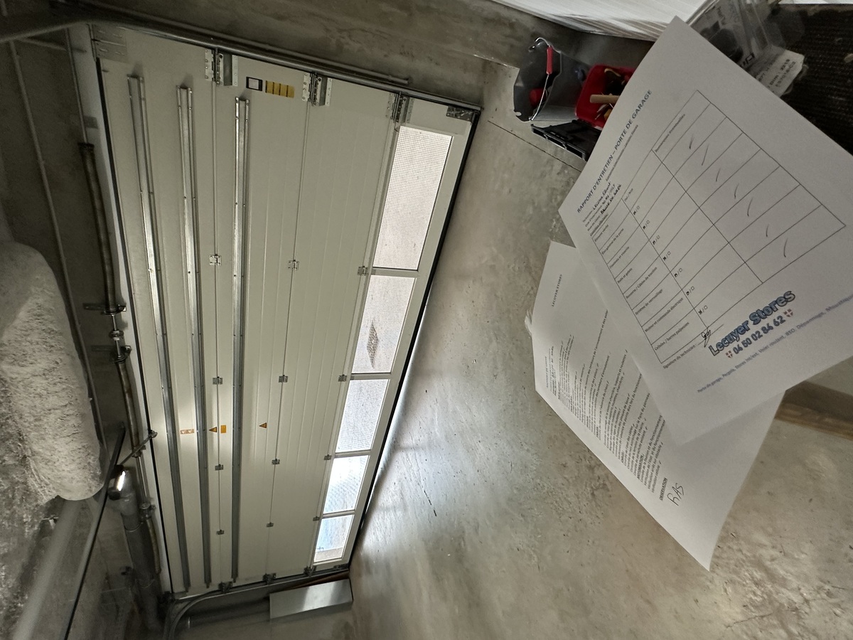 Porte de Garage d'entrée de copropriété