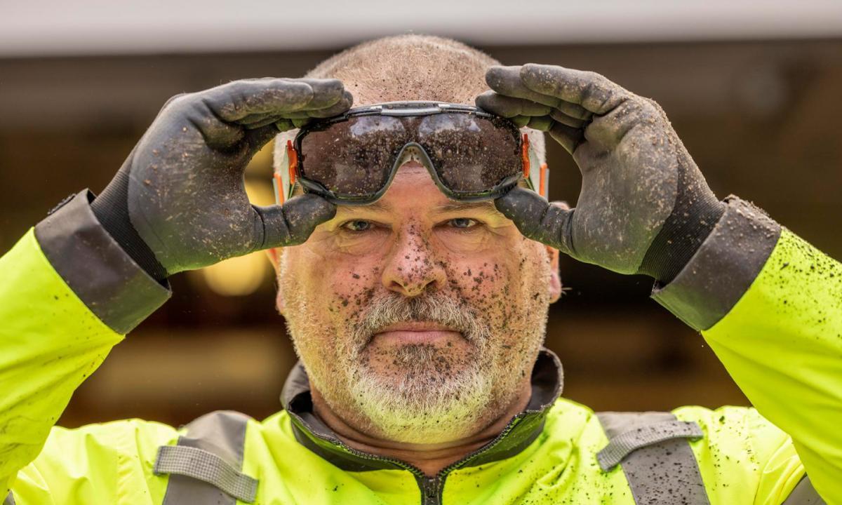 What Should I Wear? Safety Glasses vs. Safety Goggles vs. Face Shields |  Ergodyne