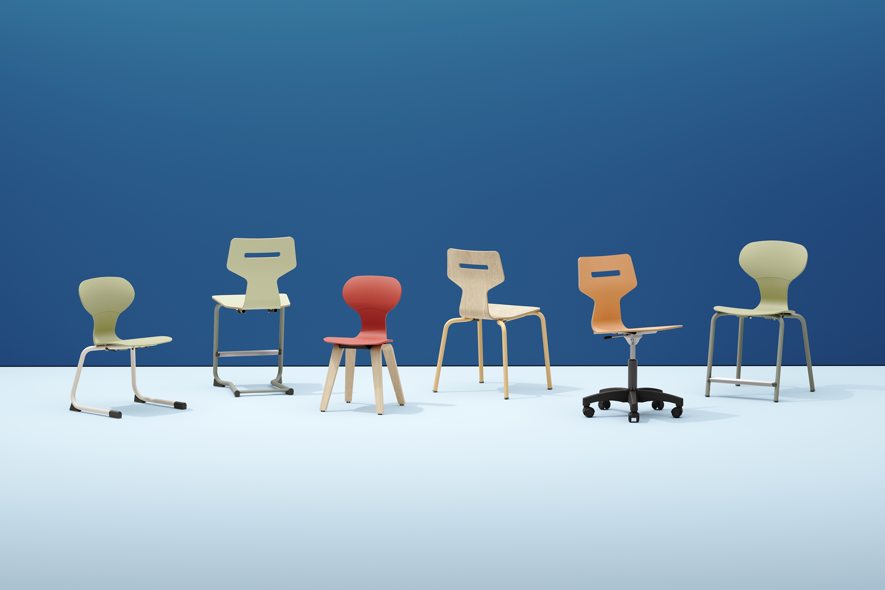 Zes verschillende moderne stoelen in diverse kleuren en ontwerpen staan naast elkaar voor een blauwe en witte achtergrond.