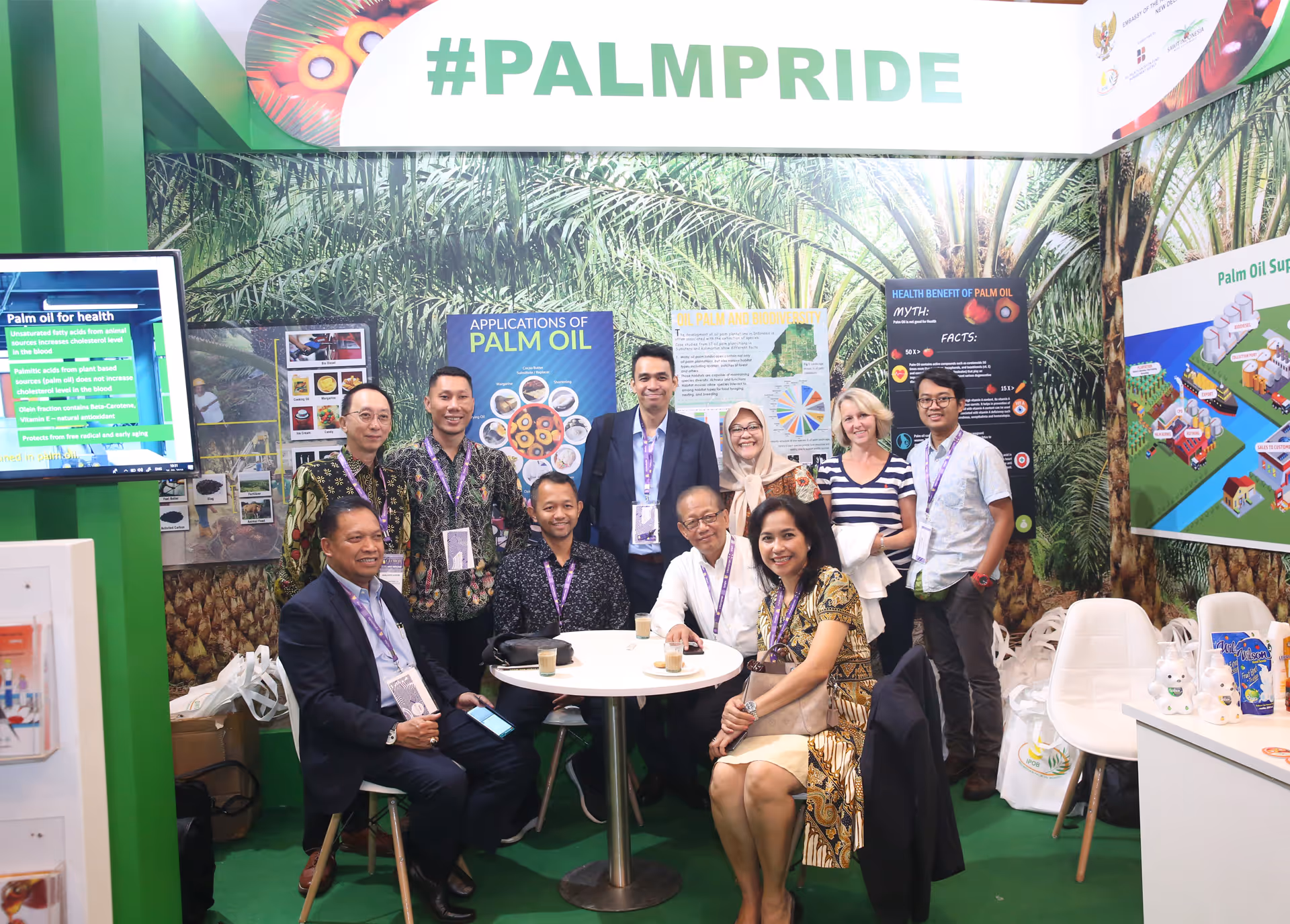 Indonesian delegation at  at Globoil India