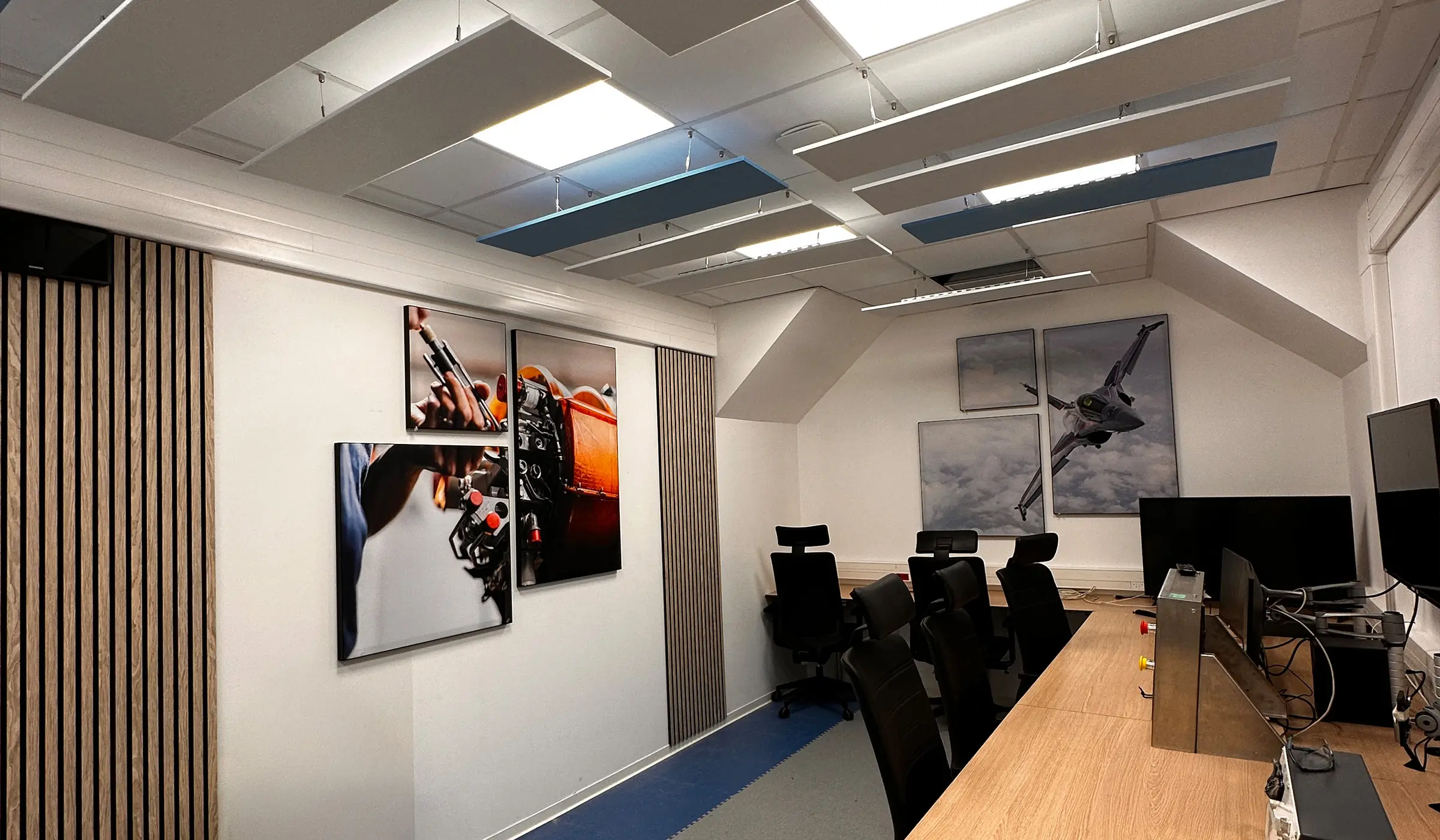 Traitement acoustique pour les bureaux industriels de Safran par Xylecho
