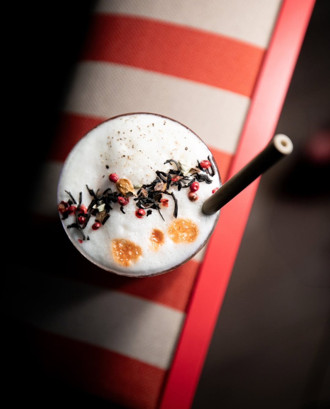 Cocktail au bar du Kaffe & Kro | Lykke Hôtel & Spa Chamonix 4* | Au pied du Mont-Blanc 