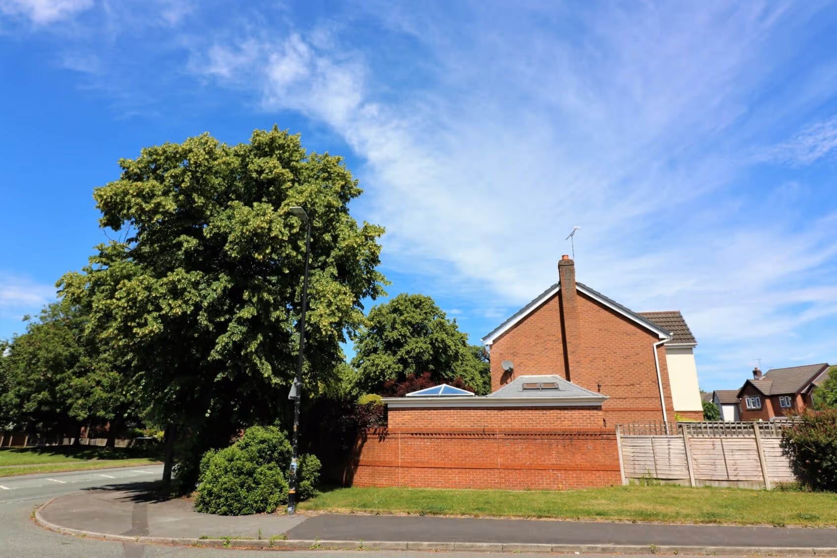 This project involved constructing a rear extension to the existing dwelling.